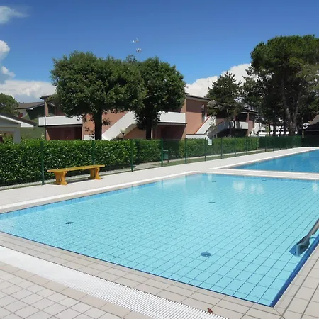 Modern Flat With Garden - Beahost