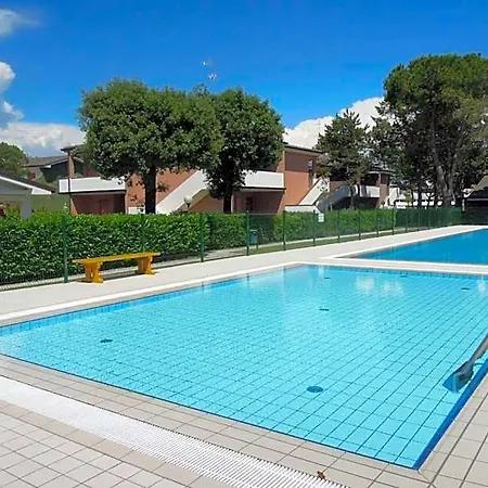 Modern Flat In A With Pools - Beahost Μπιμπιόνε